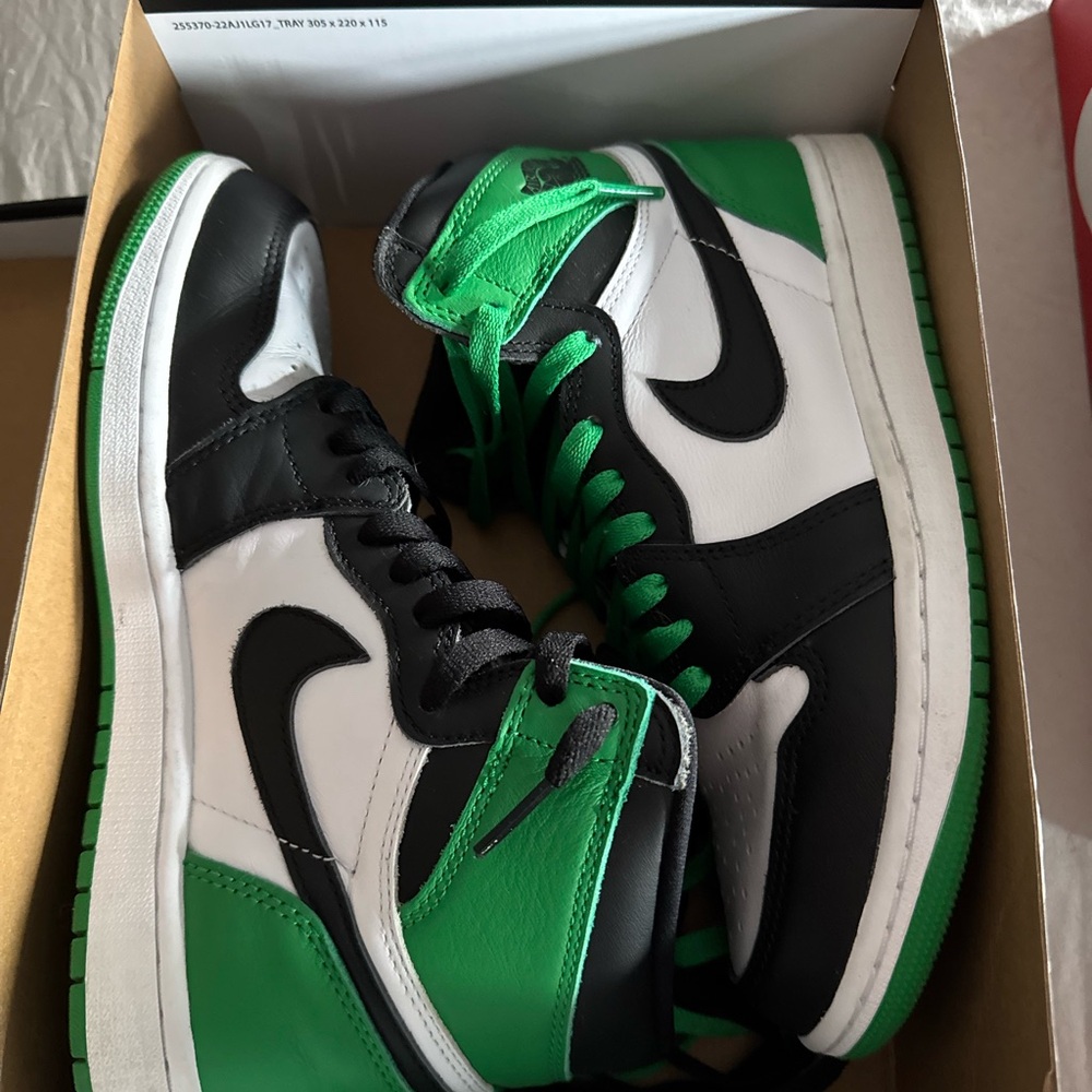 Nike Air Jordan 1 Retro High OG Lucky Green